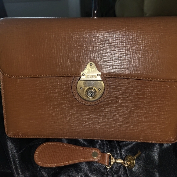 Burberry Handbags - Burberrys Vintage Clutch